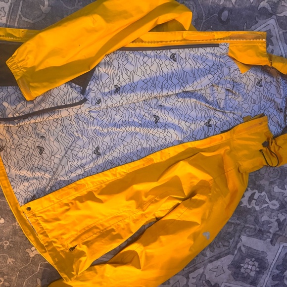Eastern Mountain Sports Yellow Rain jacket womens size small  Interior is printe - Picture 5 of 11